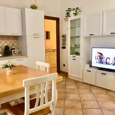 Presso La Maison De Gioel Usufruirai Di Un Appartamento Indipendente Dotato Di Uso Cucina E Lavatrice Arredato In Maniera Funzionale Situato In Ottima Posizione Vicino A Supermercati Caffetterie Pasticcerie Bar Pizzerie E Tanti Altri Servizi Olbia Exterior photo