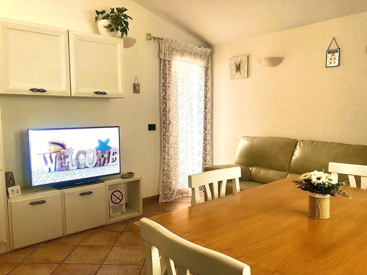 Presso La Maison De Gioel Usufruirai Di Un Appartamento Indipendente Dotato Di Uso Cucina E Lavatrice Arredato In Maniera Funzionale Situato In Ottima Posizione Vicino A Supermercati Caffetterie Pasticcerie Bar Pizzerie E Tanti Altri Servizi Olbia Exterior photo