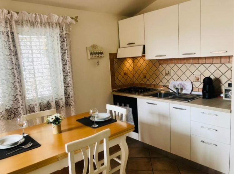 Presso La Maison De Gioel Usufruirai Di Un Appartamento Indipendente Dotato Di Uso Cucina E Lavatrice Arredato In Maniera Funzionale Situato In Ottima Posizione Vicino A Supermercati Caffetterie Pasticcerie Bar Pizzerie E Tanti Altri Servizi Olbia Exterior photo